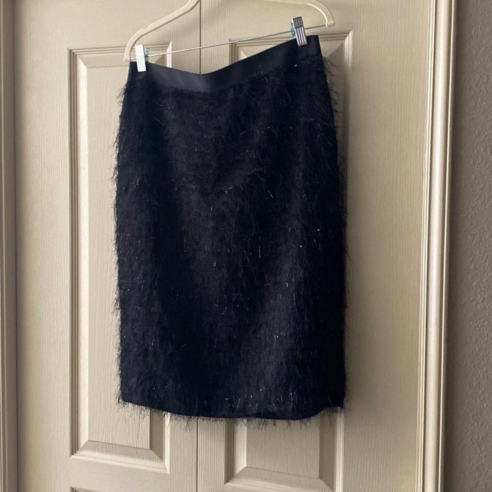 Gorgeous Black Eyelash Banana Republic skirt; size 12.